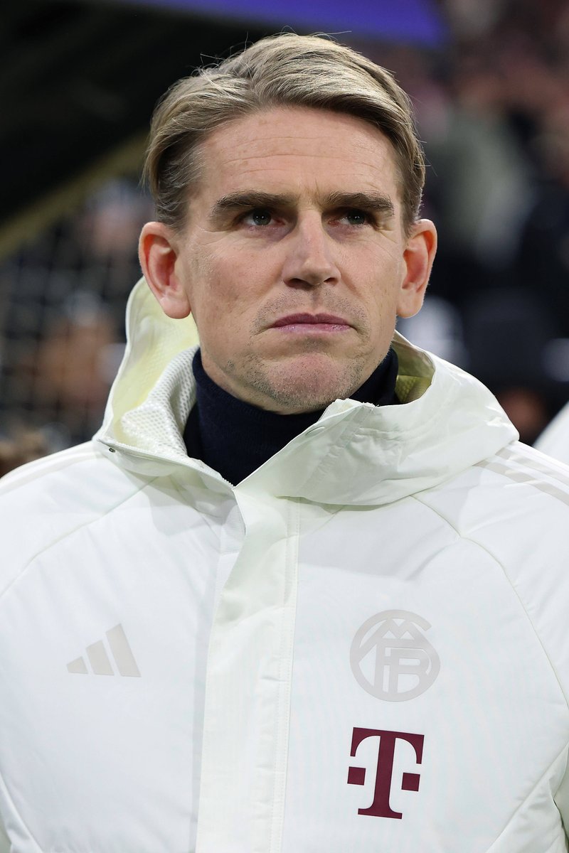 Christoph #Freund, Sportdirektor des <a href="/FCBayern/">FC Bayern München</a>, feiert am Sonntag seine Premiere im #STAHLWERK <a href="/Doppelpass/">doppelpass</a>! Zu Gast  bei <a href="/FlorianKoenig1/">Florian König</a> u. <a href="/Ruth_Hofmann/">Ruth Hofmann</a> sind zudem <a href="/JanAageFjortoft/">Jan Aage Fjørtoft 🇳🇴</a>, Tobias Holtkamp (<a href="/Rune4/">Tobi Holtkamp</a>), Michael Makus (<a href="/Byronaut/">Michael Makus</a>) und <a href="/SPORT1/">SPORT1</a> Experte Stefan #Effenberg. #dopa