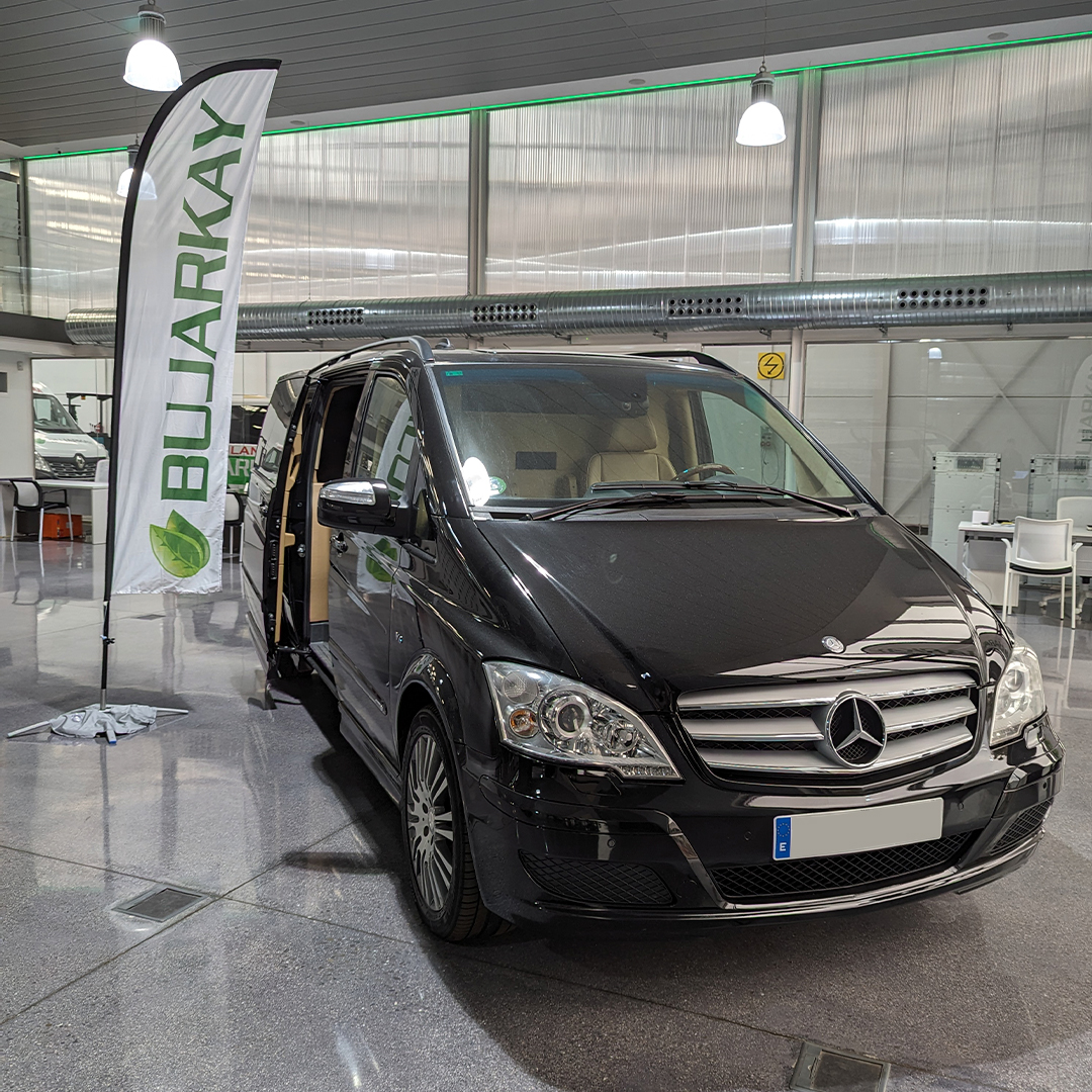 BBujarkay's tweet photo. ☝🏻 ¡Hoy os mostramos esta increíble @MBenzEspana #Viano! 🚙
Versátil, cómoda y lujosa, ideal para el transporte de pasajeros con características premium
¡Ven a verla a nuestras instalaciones! 😜 #MercedesBenz #ClaseV #Alquiler #Jaen #Venta https://t.co/2cWx8tkAET