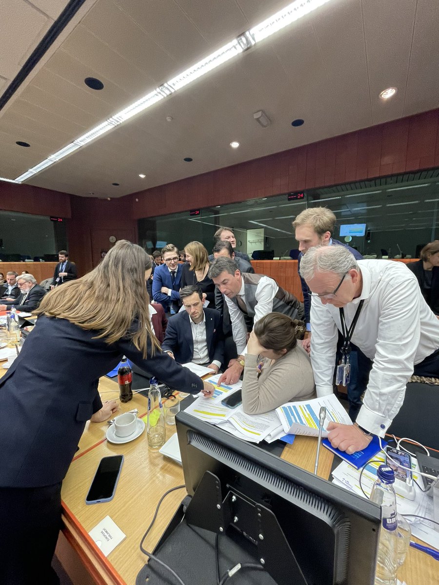 20 hours into the negotiations on the 🇪🇺 #AI Act ✍️