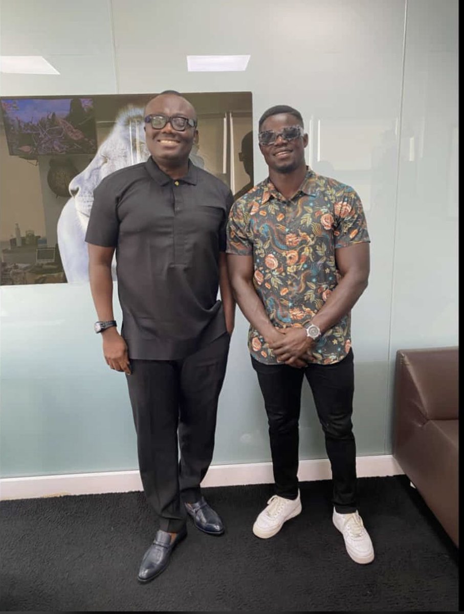 TheRealBolaRay's tweet photo. Welcomed Ghanaian-British boxer Freezy Macbones to the office.
Likened to the legendary Mike Tyson, Freezy is destined for greatness.
Excited to always sow into the lives of others.
#ImpactAt25 #BolaRay https://t.co/Oznf5jueZ6