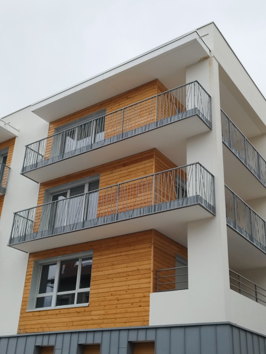 GrenobleHabitat's tweet photo. [Habitat intergénérationnel et solidaire]
🔎 Zoom sur le premier projet labellisé Cocoon'Ages® déployé à Grenoble.
41 nouvelles familles ont fait leur entrée au sein de cette résidence intergénérationnelle construite par @EiffageImmo et gérée par @GrenobleHabitat 1/3 https://t.co/4iEY5mPuMe