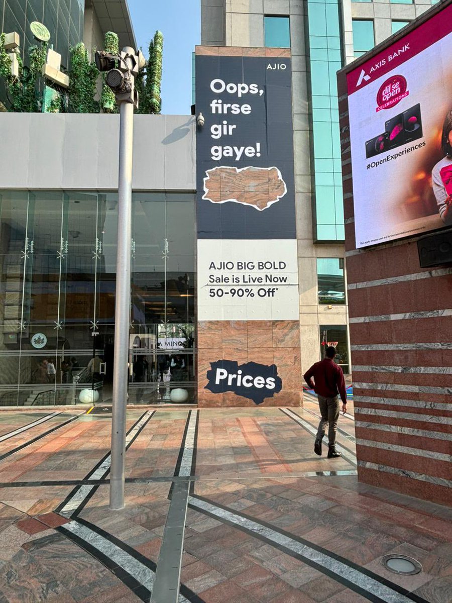 ShwetaKukreja_'s tweet photo. Saw this in Gurgaon..they literally DROPPED the prices lol 😭 😭 https://t.co/iqwm2cfz9H