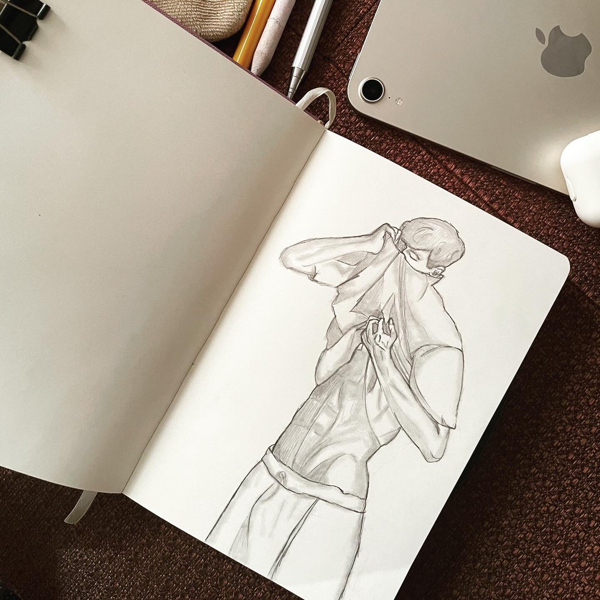 mairuuux's tweet photo. New Sketches 💕 #art #sketchbookart #sketches https://t.co/wS1j00a4lx