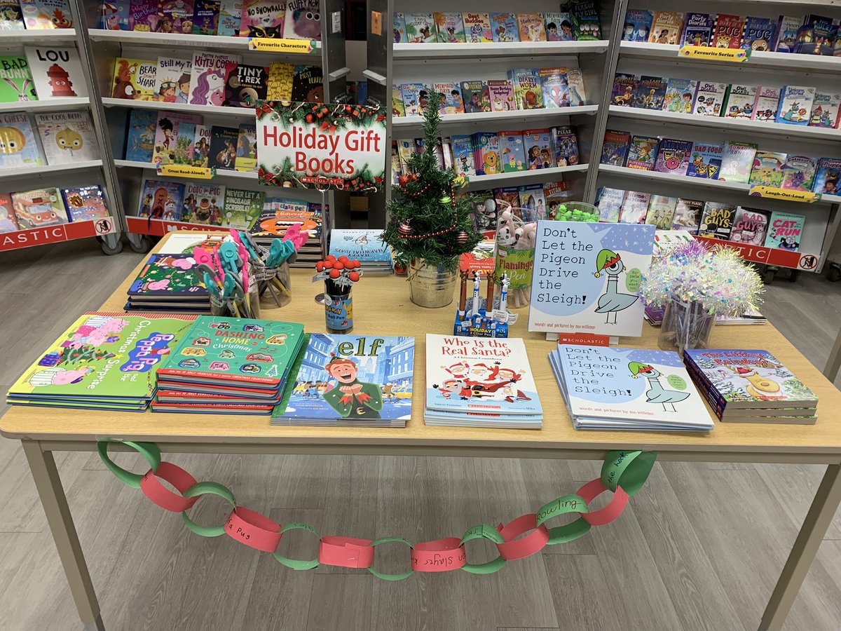 SJPIILibrary's tweet image. 🎄📚Today is the last day to visit our Scholastic Book Fair! Families are also welcome to visit between 9:00 am-4:00 pm. Closed at lunch- 11:50-12:50. It’s exciting to see our students finding many fantastic books, posters &amp;amp; other treasures too!! 🎉@SJPIIOakville @scholasticCDA