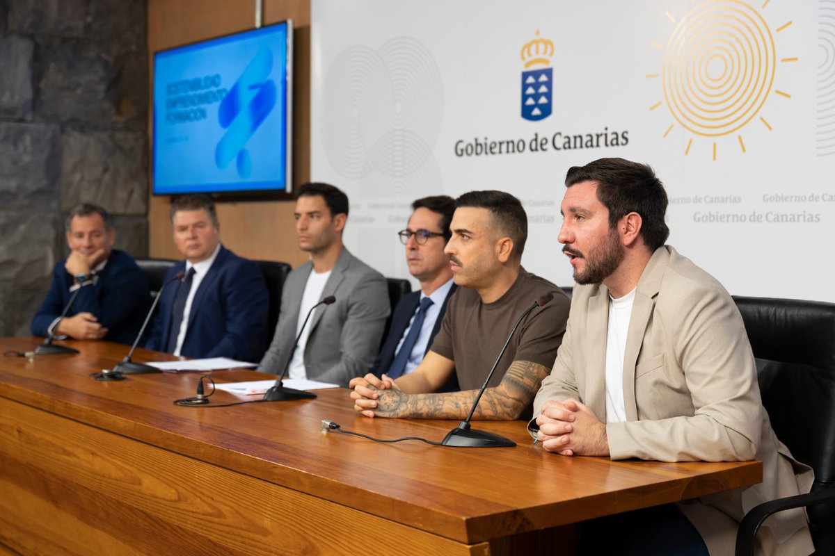 CabildoTenerife's tweet photo. 🎨 @tfjovenyeduca estará presente con artistas de #Merkarte y el Proyecto Ponos, con las más de 40 marcas empresariales asistentes al evento.
🔎Consulta toda la programación: ℹ️ https://t.co/d8s1EUYb0Z https://t.co/oyTRlFAAWU