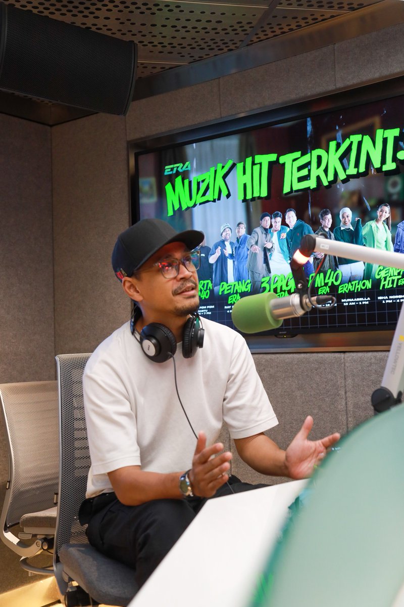ArteffectsMedia's tweet photo. Terima kasih @ERAdotje menjemput @lahdoubleo bersama komposer #Alhumaira @hafizhamidun di konti petang ini.

Terus strim Alhumaira di semua platform muzik digital dan semestinya dengarkan di Era - Muzik Hit Terkini 🫶🏻 https://t.co/fRK3UBQt2l