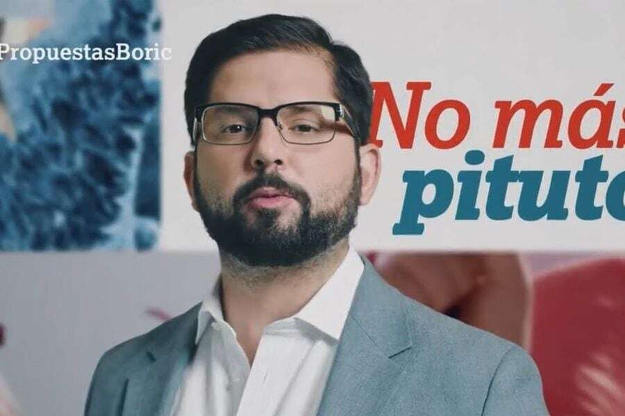 latercera's tweet photo. De “prohibiremos la contratación de parientes” a “no juzgo relaciones familiares”: el nuevo giro de Boric https://t.co/eLaoKNfoPO https://t.co/uIHVQdwBcs