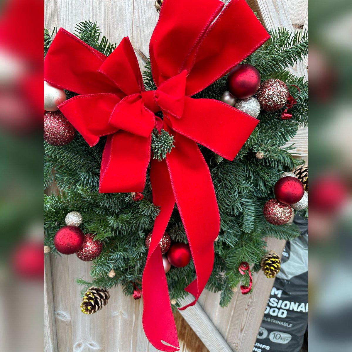 haywards1990's tweet image. 🎄Haywards Handmade Christmas Wreaths! Available at the Farmshop, these festive beauties are the perfect adornment for your front door. 🚪🎄 #ChristmasWreaths #FestiveDecor #HandcraftedMagic #ChristmasWreaths #FrontDoorDecoration #Handmade #SupportLocal  #Tonbridge #Haywards1990