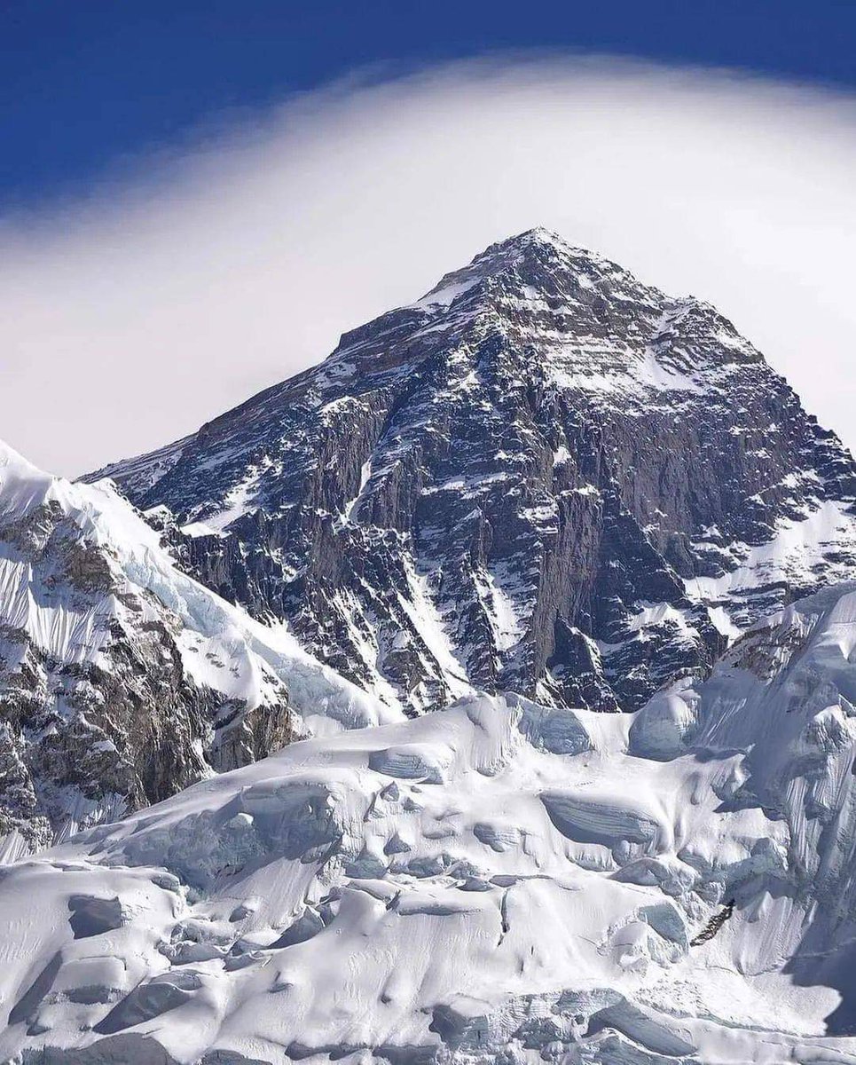 Mt Everest 8848.86 meter 

Mount Everest view from Kalapather ❤️😍

#nepalplanettreks #trekkinginnepal #Kalapather #everestbasecamp #everesting #Expedition #everestchallenge #trekkinginnepal2024