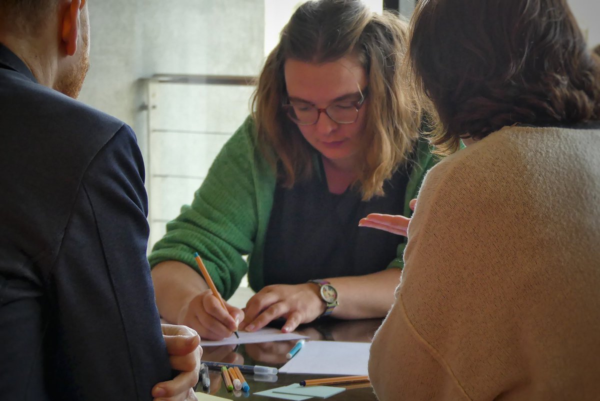 cap_com's tweet image. 🎨 La facilitation graphique, outil central des Fablabs #CapCom23

🍃 Comment éco-concevoir votre communication digitale et en mesurer l’impact environnemental ? #transition

Un atelier de co-création animé par @fanzyl_ et Marie Cailleaud