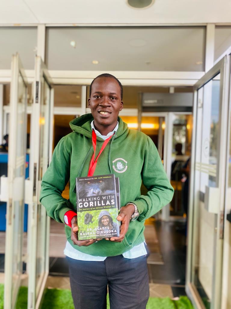Day2 at IC4WB @sheratonhotels Kampala I meet @DrGladys zikusoka Kalema @CTPHuganda&@ctph_camp and offer @WildlifeClubsUg Walking with Gorillas book