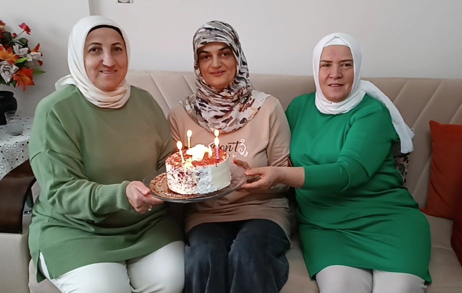 Yönetim kurulu üyelerimiz Tülay GÖKKAYA, Melek KILIÇARSLAN, Fadime TAŞDEMİR' in doğum günlerini kutladık. 🎂

Merkezefendi Kadın kollarımız büyük bir aile.

<a href="/aysekesir/">Ayşe Keşir 🇹🇷🇹🇷🇹🇷</a> <a href="/yucelgungor20/">Yücel Güngör</a> <a href="/Feride_Kbdylr/">feride kabadayılar 🇹🇷🇹🇷</a> <a href="/avFatihDurmaz20/">Av.Fatih Durmaz 🇹🇷</a> <a href="/AvMukaddes/">av.mukaddes sezer🇹🇷</a> <a href="/AKKadinDenizli/">AK Kadın Denizli</a>