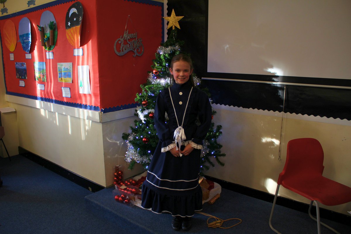 HC_Scotland's tweet photo. Hamilton College: For Confidence

This week, our #HamiltonJ6 learners took the spotlight, confidently presenting their showcase on the Victorian Era. 

Curious about how Hamilton College can help your child grow in confidence? Book a tour today 👉admissions@hamiltoncollege.co.uk https://t.co/uQBMSkjN9g