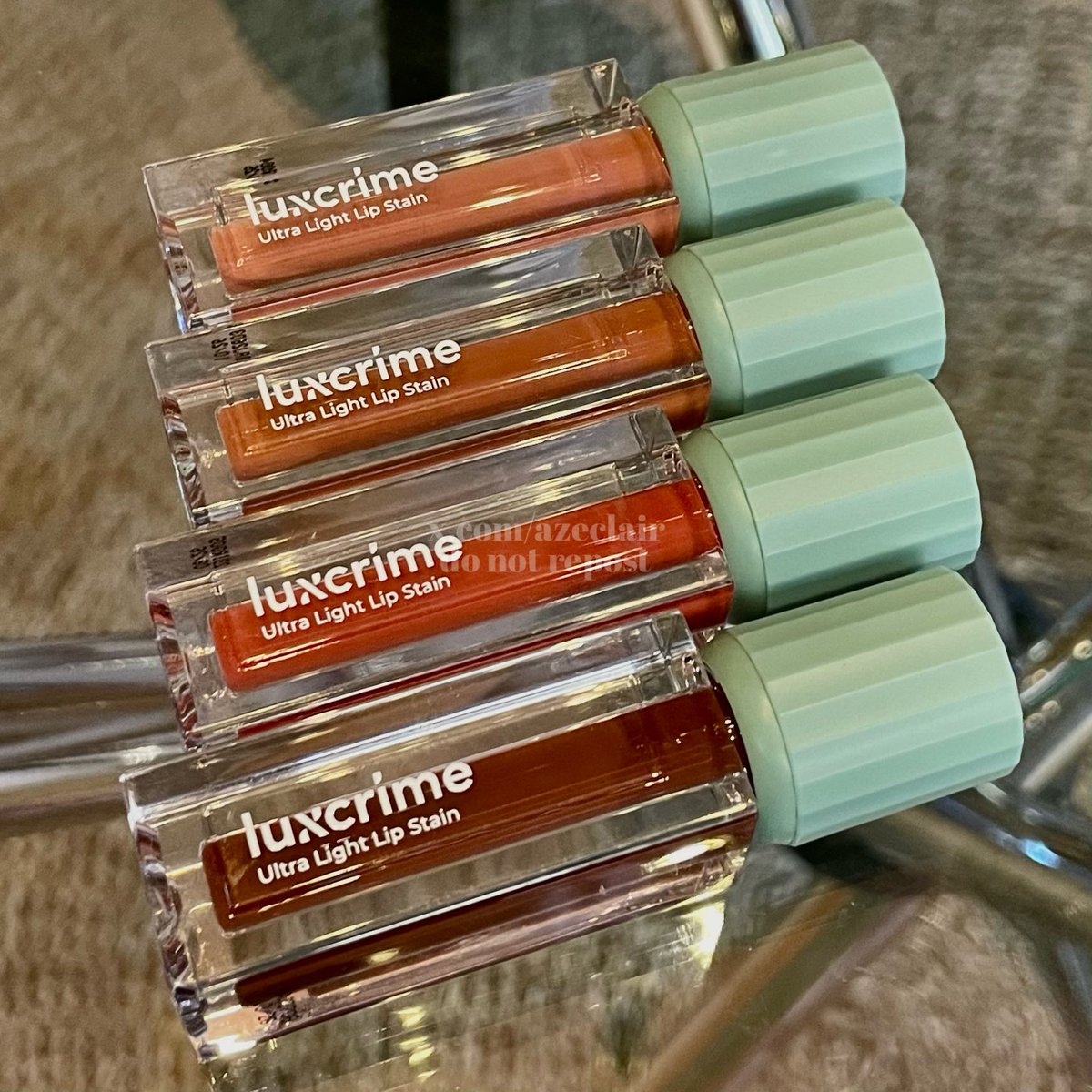 azeclair's tweet image. LIP TINT LUXCRIME TUH BAGUS YA😭🫵

aku suka dia tuh ringan dan enak diswipe nya. udah gitu langsung jadi satu gitu sama bibir. awet &amp;amp; stainnya cantik pula!

swatch satu persatu di thread ini yuk💋