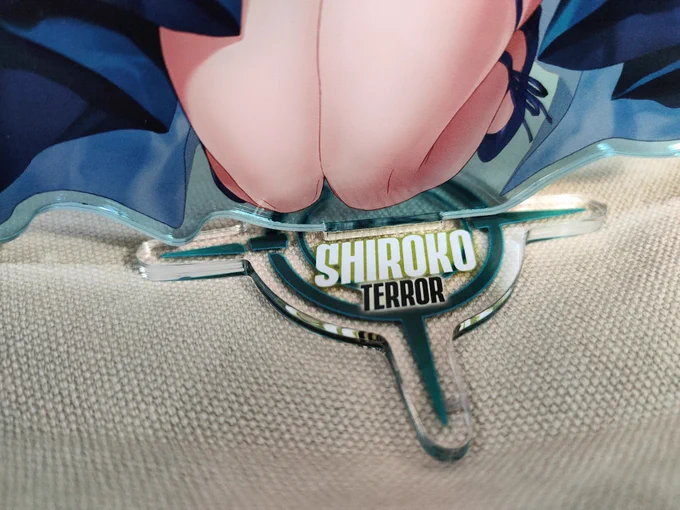 Comifuro+ComicFiesta New Merch Preview #2Shiroko Terror 17cm Double-sided Acrylic Standee~ UwUShe looks more MASSIVE that I expected (yes, both size and thicc wise) so please have a look yourselves at our booth~Available soon in Comifuro17 ID and ComicFiesta2023 KL!!! 