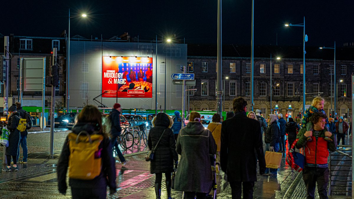 maximusmaximise's tweet photo. Making its return to Edinburgh, global leader in premium drinks @DiageoGB advertises its experiences in the heart of the bustling city. @TalonOOH @PHD_UK 

#OOH #outofhome #advertising #megabanner https://t.co/ooj8SlHcWT