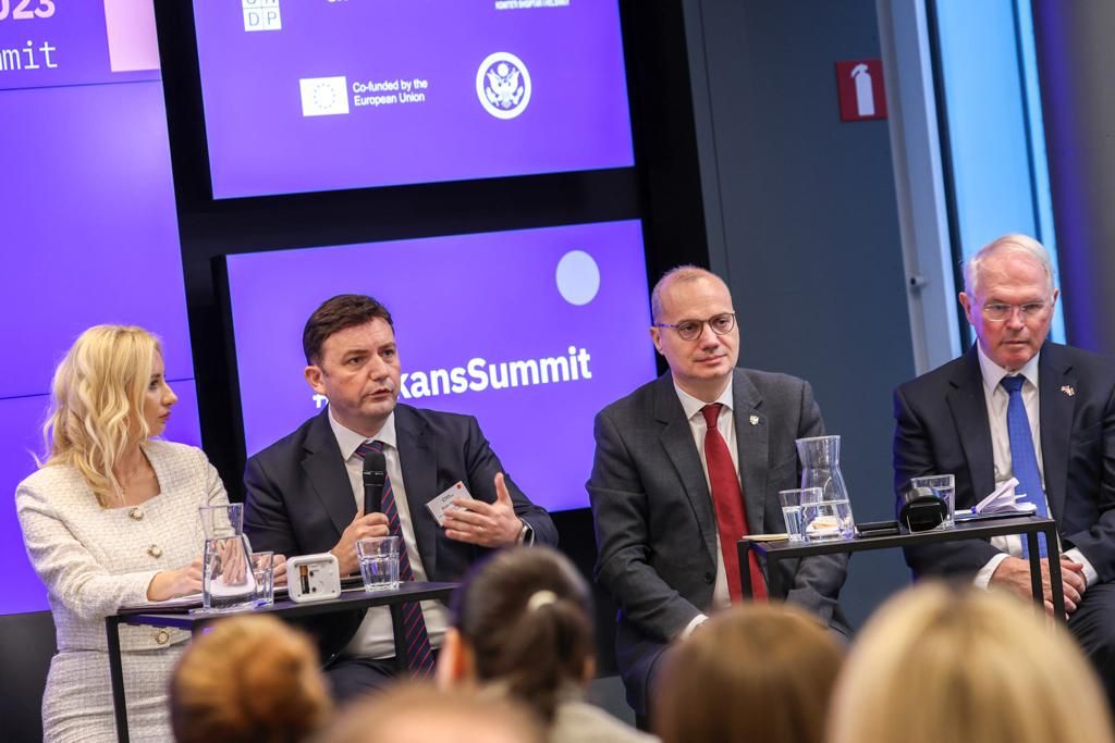 Bujar_O's tweet photo. 🗣️ Thick 🇪🇺 doors open at certain geopolitical moments ▶️ tdy we need to see strategic clarity on the side of #EU & #WB.
#MoreIntegrationBeforeMembership is a paradigm shift from the binary approach of the enlargement process.
@FriendsofEurope EU - WB Summit
#BalkansSummit https://t.co/njUVPgUPmv