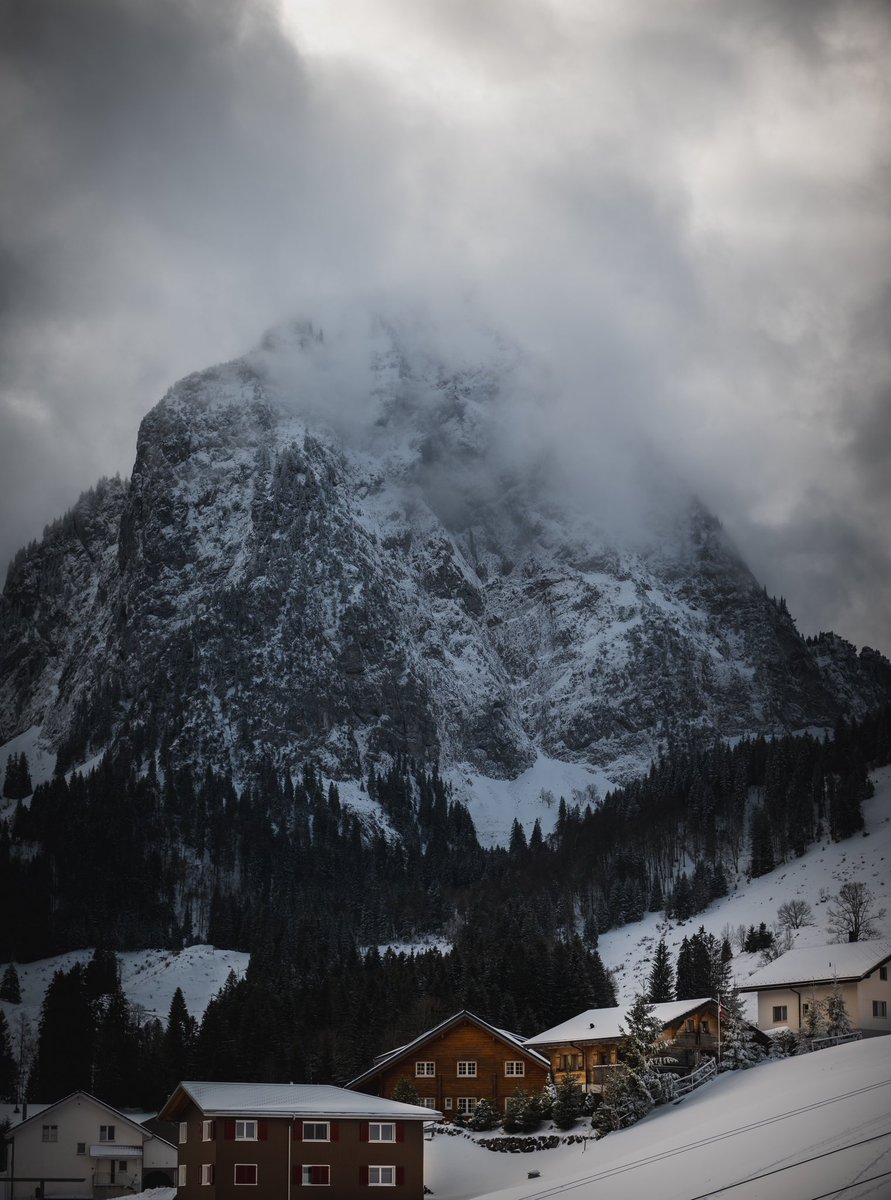 validabija's tweet photo. #Brunni #Alpthal 🇨🇭 https://t.co/abz2D5M8d2