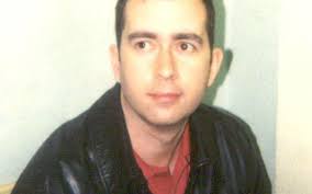 LHeureDuCrime's tweet photo. Dans les années 2000, Robert Hendy Freegard a escroqué plusieurs de ses victimes en se présentant comme un agent secret. Qui est-il réellement ? Un gourou ou un escroc ? A 14h30 sur @RTL📻 https://t.co/O0Gt6tSO6t