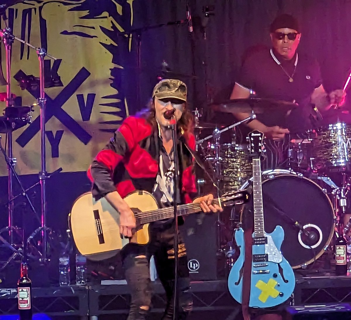 thatvolvoguy1's tweet photo. Awesome night last night watching Gogol Bordello, in Manchester #lovelivemusic #GogolBordello #Mishto #StartWearingPurple https://t.co/2ApjaLeU8a