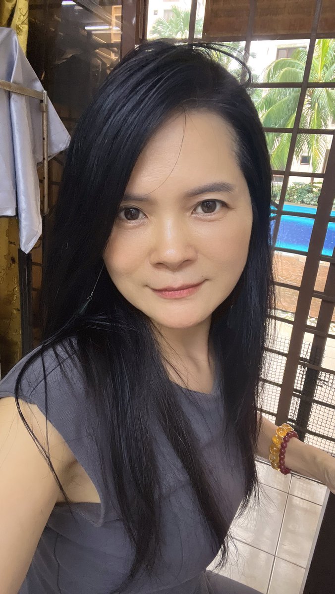 TracyShi8's tweet photo. 去除白发， 吃中药差不多3个月效果。 白发不见了，头发也变黑变健康了😁，效果杠杠滴（郑重声明， 原图，绝无染发哦）
Last time who say  me why so many white hair ??😅👊👊👊😁😁.  This is original picture and hair ya, NO HAIR DYEING 😁🥰🥰🥰🥰 https://t.co/pRlNbUKGx0
