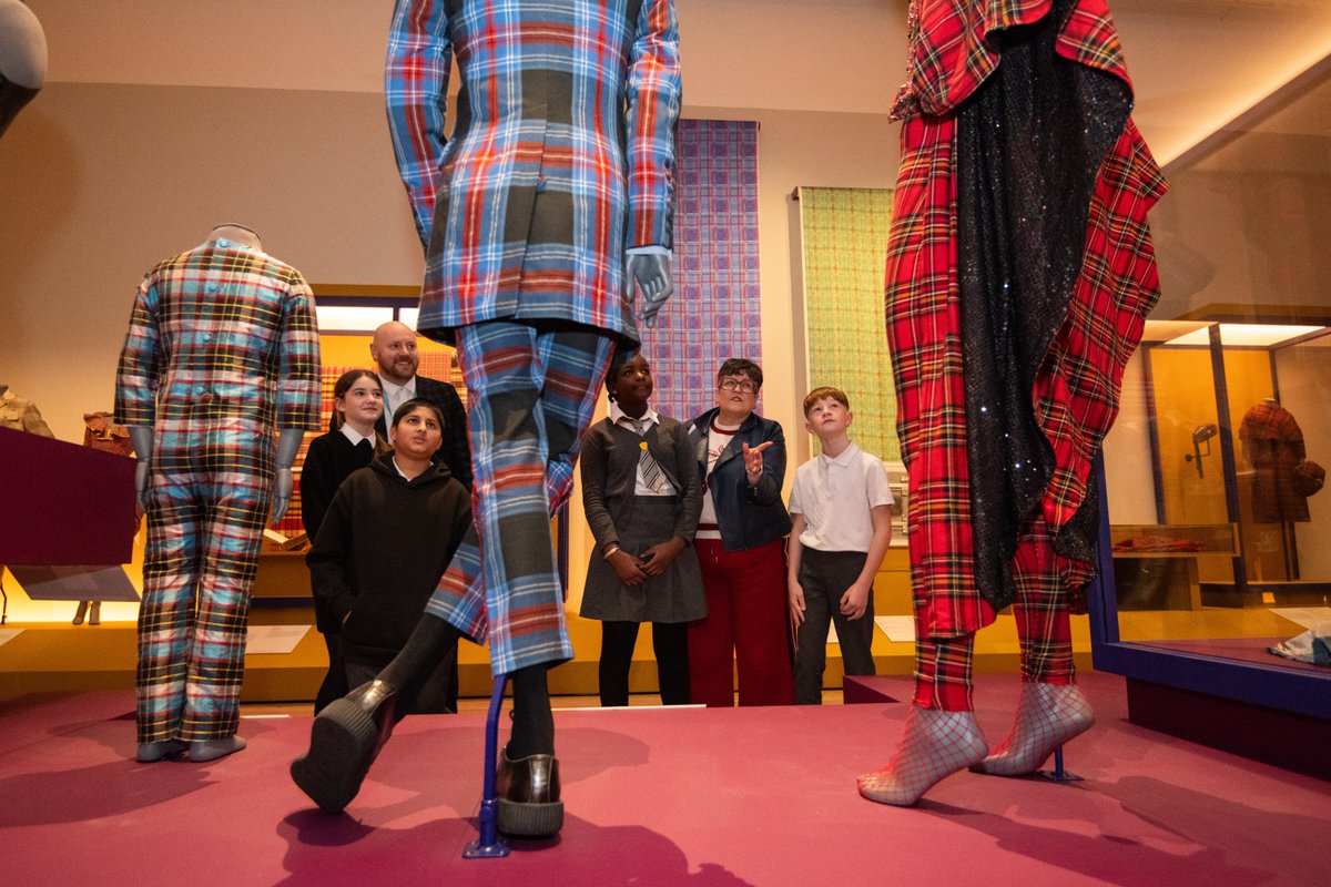 VADundee's tweet photo. We're delighted to share the news that every school in the city has visited the museum this year 🤩

From guided tours of our #VADTartan exhibition, attending workshops and more: https://t.co/WOIafJpA5E https://t.co/vGWUE73lA3