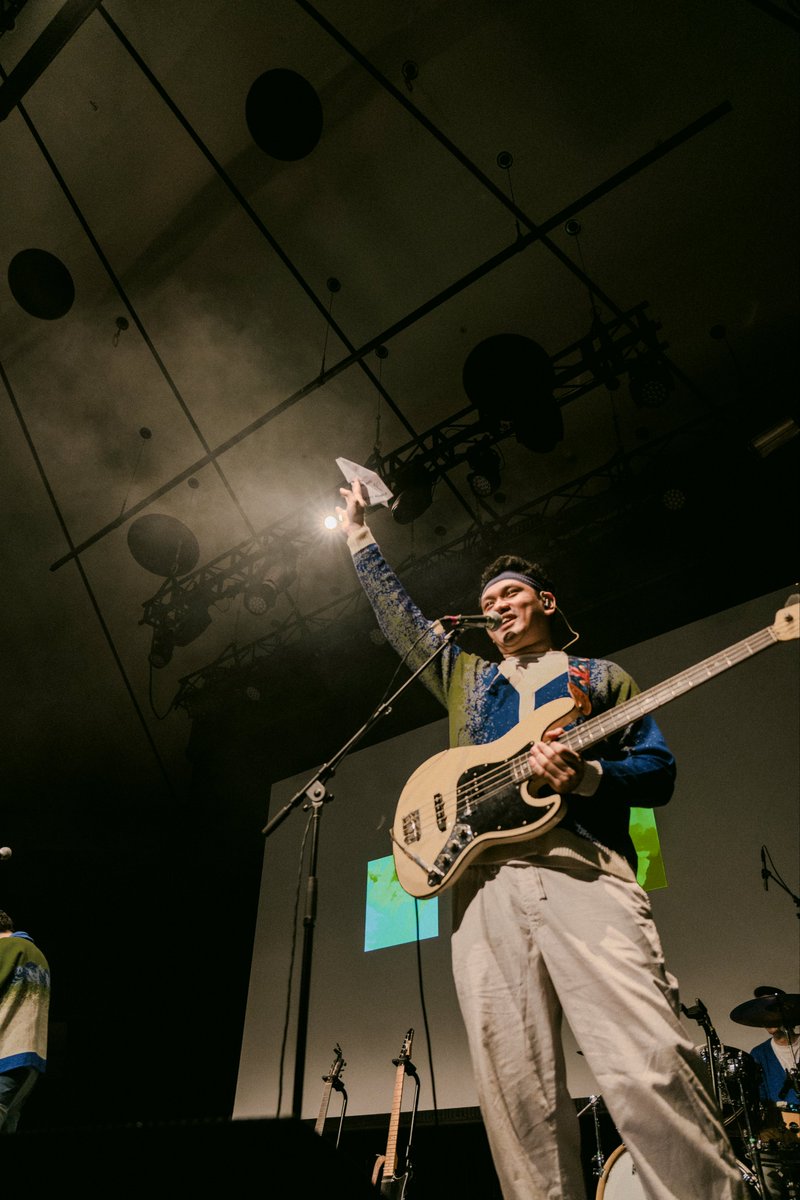 TheOvertunes's tweet photo. Soundcheck vs Performance — @MadaEmmanuelle ver. https://t.co/0IWO3veEmu