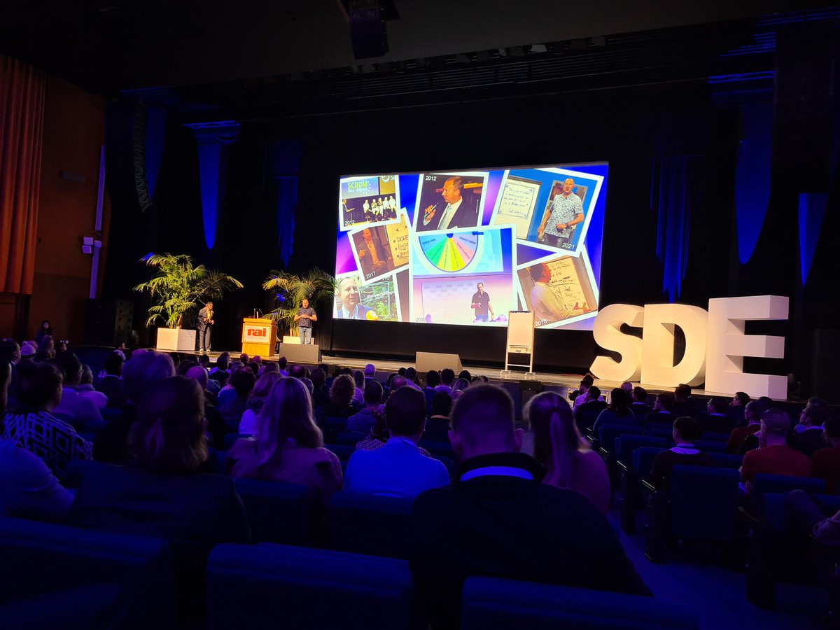Leenmovies's tweet photo. Rini van Solingen, @solingen addressed #agility in life. #agile is a normal human capability! With impressive examples from his own life. #Respect! #sde2023 #Scrum #avenuecode https://t.co/4yo4O0pJrD