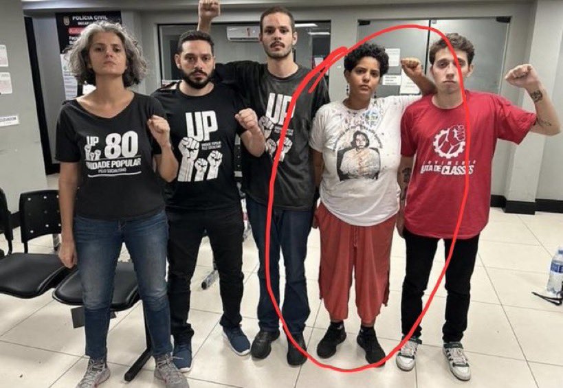 Será fixado 17 anos de cadeia pra eles? Restringirá os advogados dos autos? Deixará eles presos, mesmo sem denúncia? Morrerão na cadeia por problemas de saúde? Percebe? É pura perseguição política. Nada mais, nada menos.