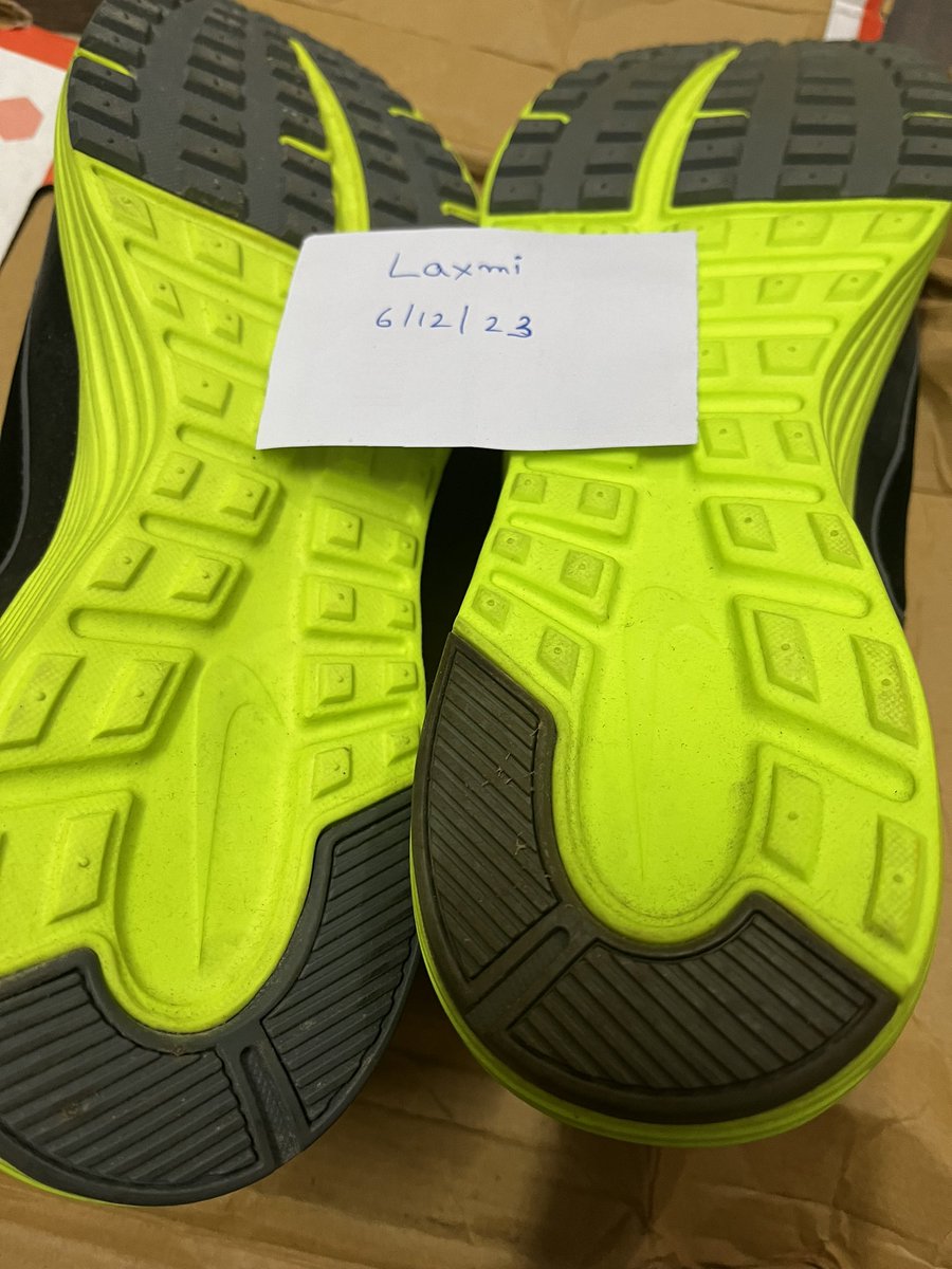 aniii468's tweet photo. Shoe ordered from @amazonIN @amazon shoe delivered in damage and used condition and got manufacture of 22/04/2015 request for exchange but non returnable product i complained but refund rejected please help
Out in @jagograhakjago @consumerforum_ https://t.co/TFOJNgDT91