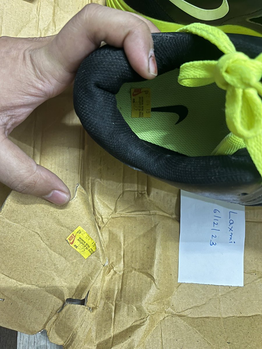 aniii468's tweet photo. Shoe ordered from @amazonIN @amazon shoe delivered in damage and used condition and got manufacture of 22/04/2015 request for exchange but non returnable product i complained but refund rejected please help
Out in @jagograhakjago @consumerforum_ https://t.co/TFOJNgDT91