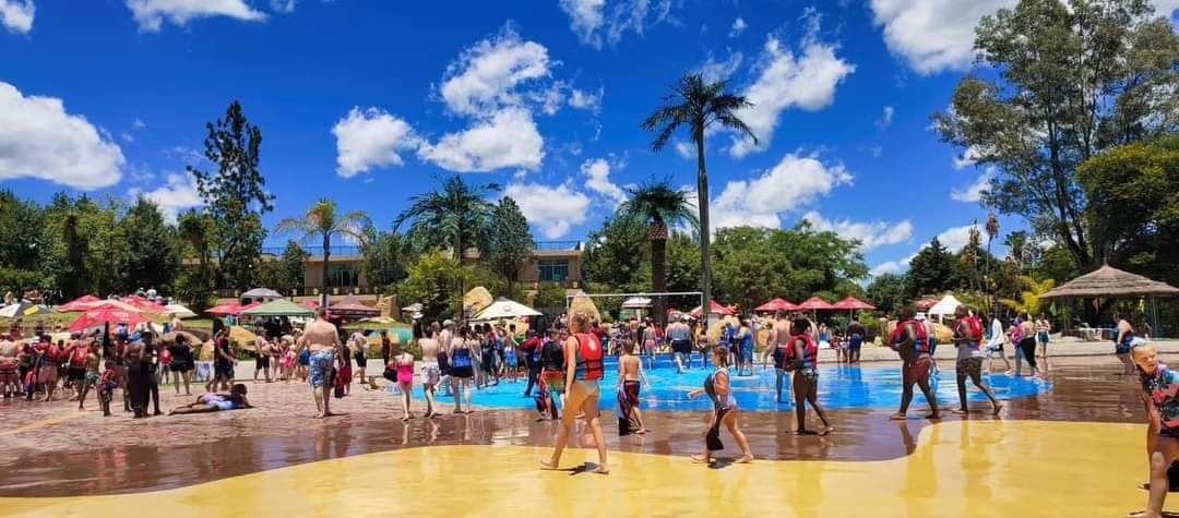 Happyislandfun's tweet photo. 📍 We're the place to be Islanders!!
Happy Festive Season 💐💐 https://t.co/DZYxF38QDl