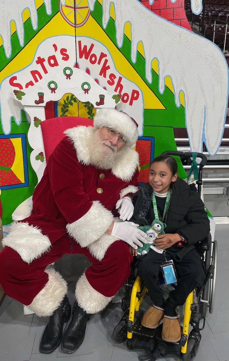 Brady_Escamilla's tweet photo. More Be An Angel Holiday fun with Santa! @aldinesped @brbehaveng @Escamilla_AISD https://t.co/ADdzgzQ68I