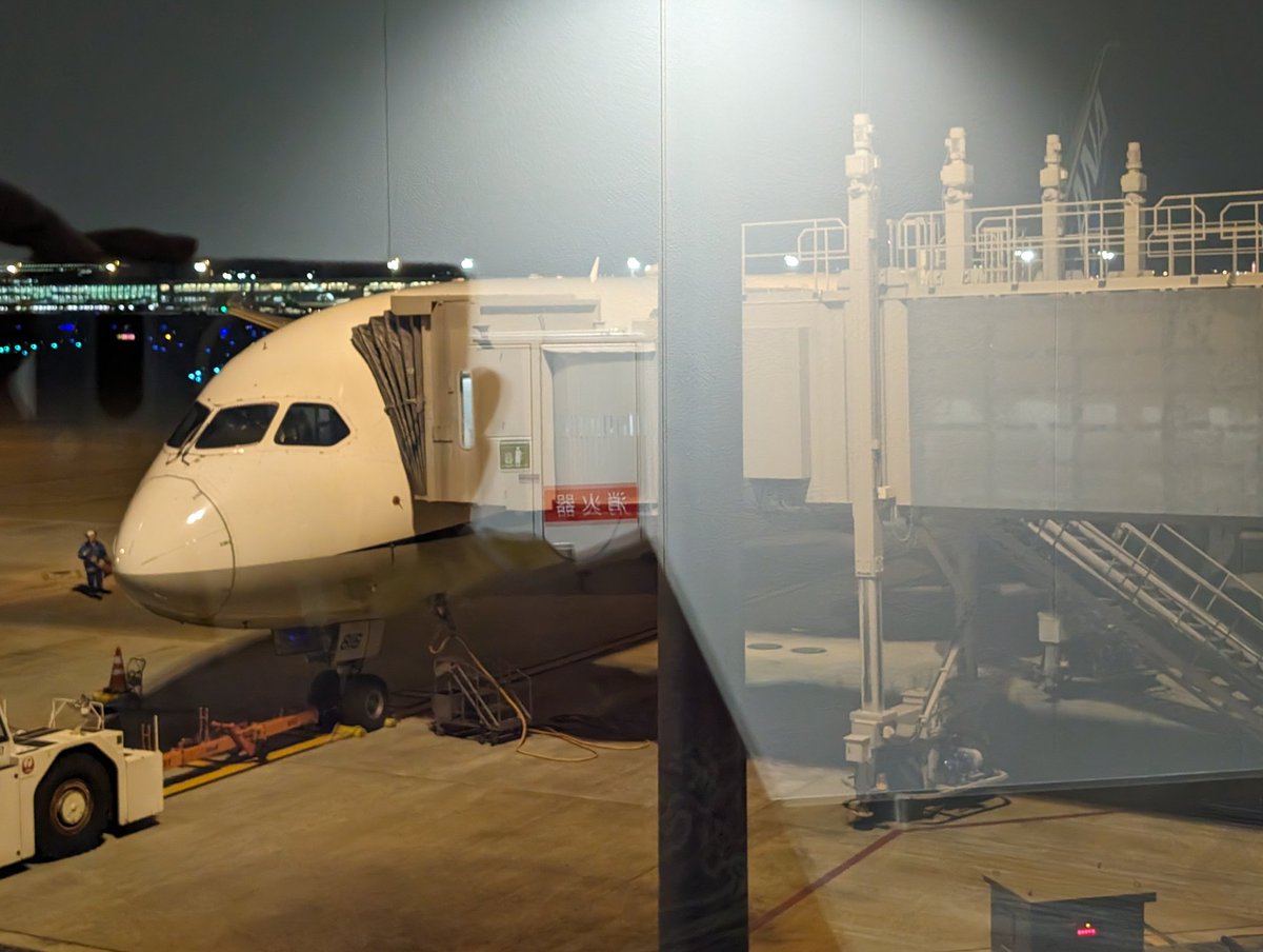 Tommy_wanders's tweet photo. ANA272
福岡 FUK 20:55
↓
東京/羽田 HND 22:30
予約クラス: プレミアムクラス（運賃2）
積算PP: 1817
累計PP: 50125
（反映済PP: 25630）

さあ、解脱するぞ！！

#trip #SFC修行 #ANA #福岡空港 #FUK #羽田空港 #HND https://t.co/oDFT8w6XBV
