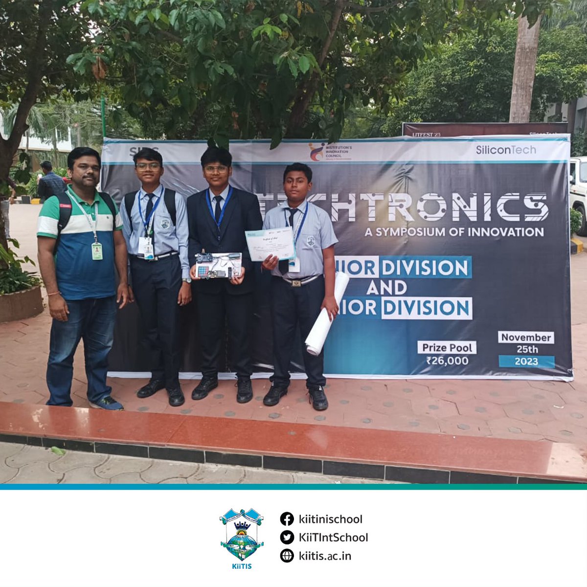 KiiTIntSchool's tweet photo. With their brilliant prototype and excellent presentation, our students won cash prizes and certificates. A moment of extreme elation was when they were appreciated by Mr. Mohit Sharma.
#ScienceFair #Techtronics #Innovation #KiiTIS https://t.co/nGP7d4ADJS