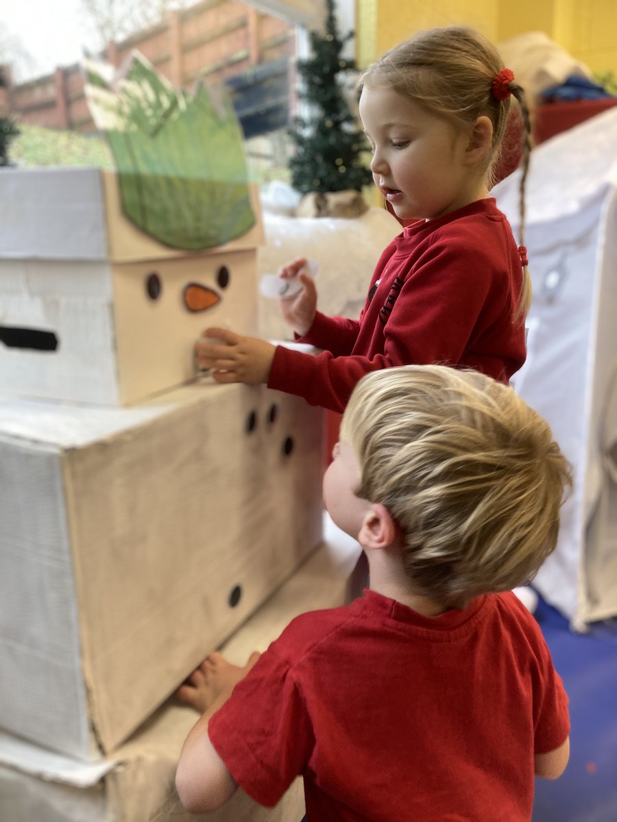 RougemontSchool's tweet image. Pupils have been busy helping get ready for Christmas in Nursery, wrapping presents in Santa’s Workshop, painting gingerbread men, building a snowman and decorating the tree!
#RougemontReady
#ASchoolForLife