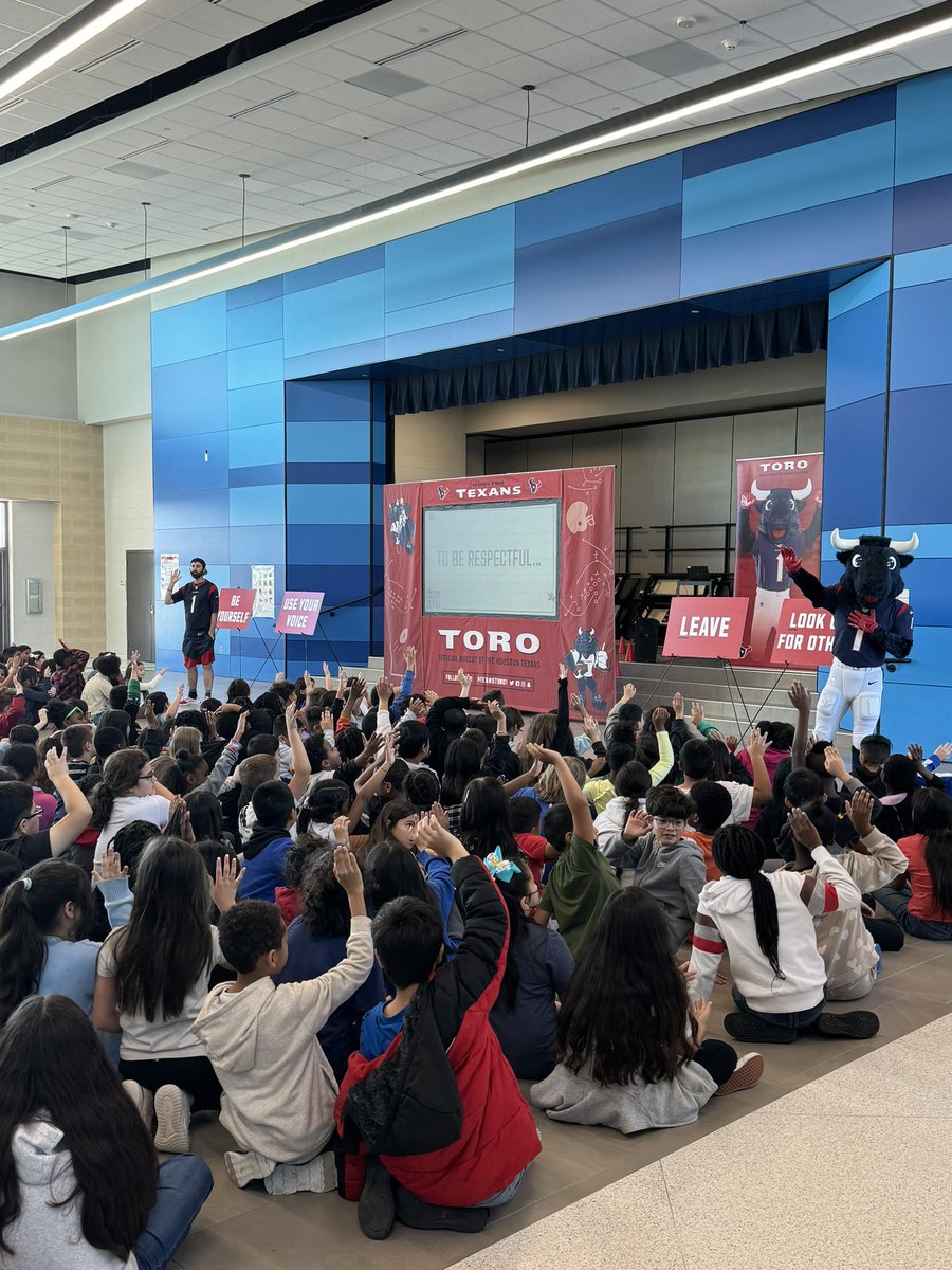 Ms. Cronin tweet media