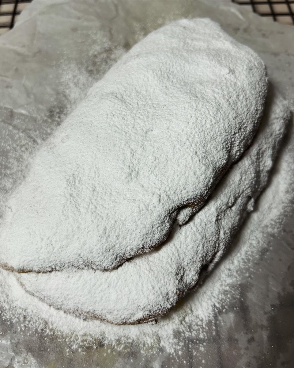 roony66's tweet image. テスト焼き　クリスマスの準備開始です^ - ^
#stollen #シュトレン