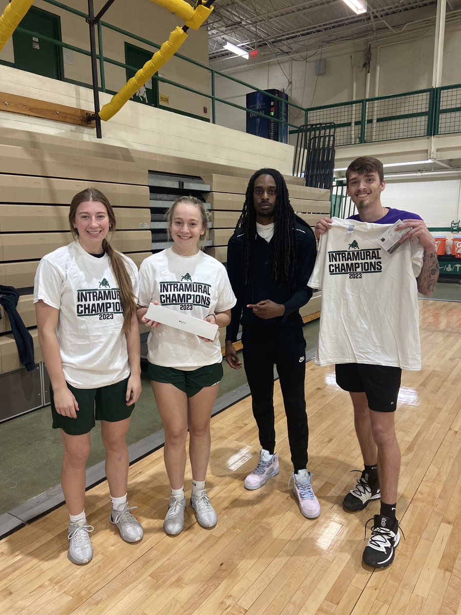 BCpe_sprtStdies's tweet image. And that’s a wrap! 

Whether students were completing major track requirements or credit fulfillment  our students showed up and showed out!

During finals please remember your mindful moments YOU set the tone - so set the tone that suits YOU best!

Good luck! #FINISH 💚🦬