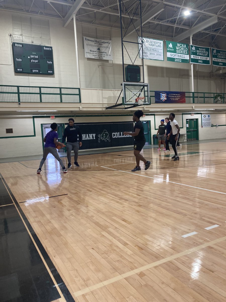 BCpe_sprtStdies's tweet image. And that’s a wrap! 

Whether students were completing major track requirements or credit fulfillment  our students showed up and showed out!

During finals please remember your mindful moments YOU set the tone - so set the tone that suits YOU best!

Good luck! #FINISH 💚🦬