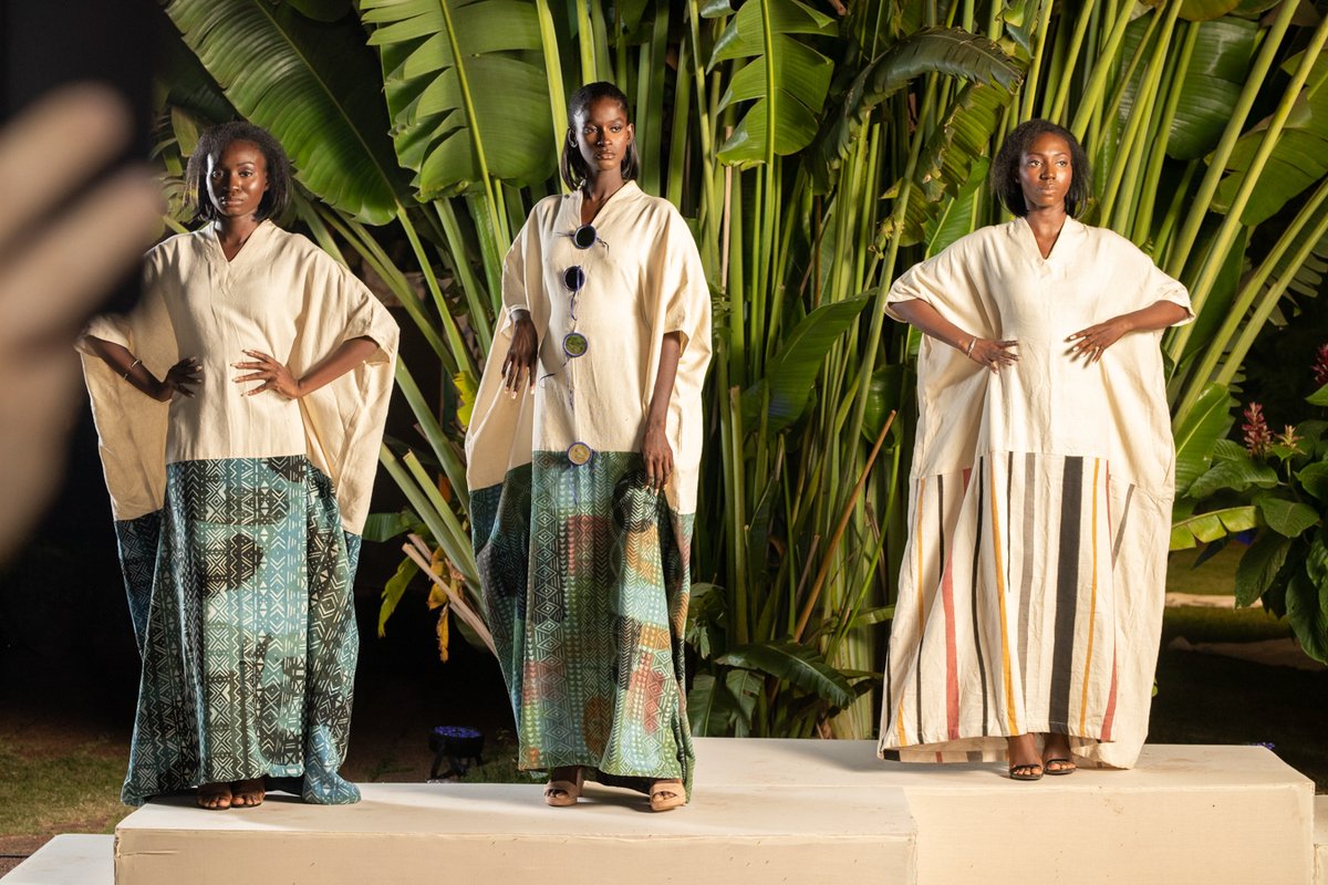 Nous avons accompagné la soirée 𝐌𝐨𝐝𝐞 𝐂𝐮𝐥𝐭𝐮𝐫𝐞 organisé par 𝐌𝐚𝐥𝐢 𝐅𝐚𝐬𝐡𝐢𝐨𝐧 𝐄𝐦𝐩𝐢𝐫𝐞  le Mercredi, 29 Décembre 2023 à la Résidence de l'Union Européenne afin de mettre en lumière le Savoir-Faire des jeunes artisans du Centre N'Domo formés avec notre appui.