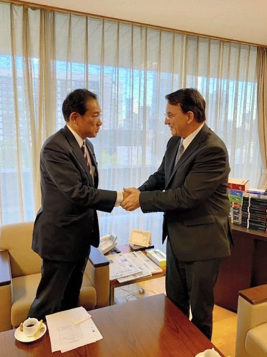 kawataru_j's tweet photo. Former #US House Speaker #NewtGingrich said that he met #Kishida in Oct 2019 at the headquarters of the ruling #LDP in Tokyo along with #MichaelJenkins and #MasayoshiKajikuri in written responses received by The Asahi Shimbun on Dec 6. #UnificationChurch #UPF #UnitedStates #Japan https://t.co/X37tHqnbDd