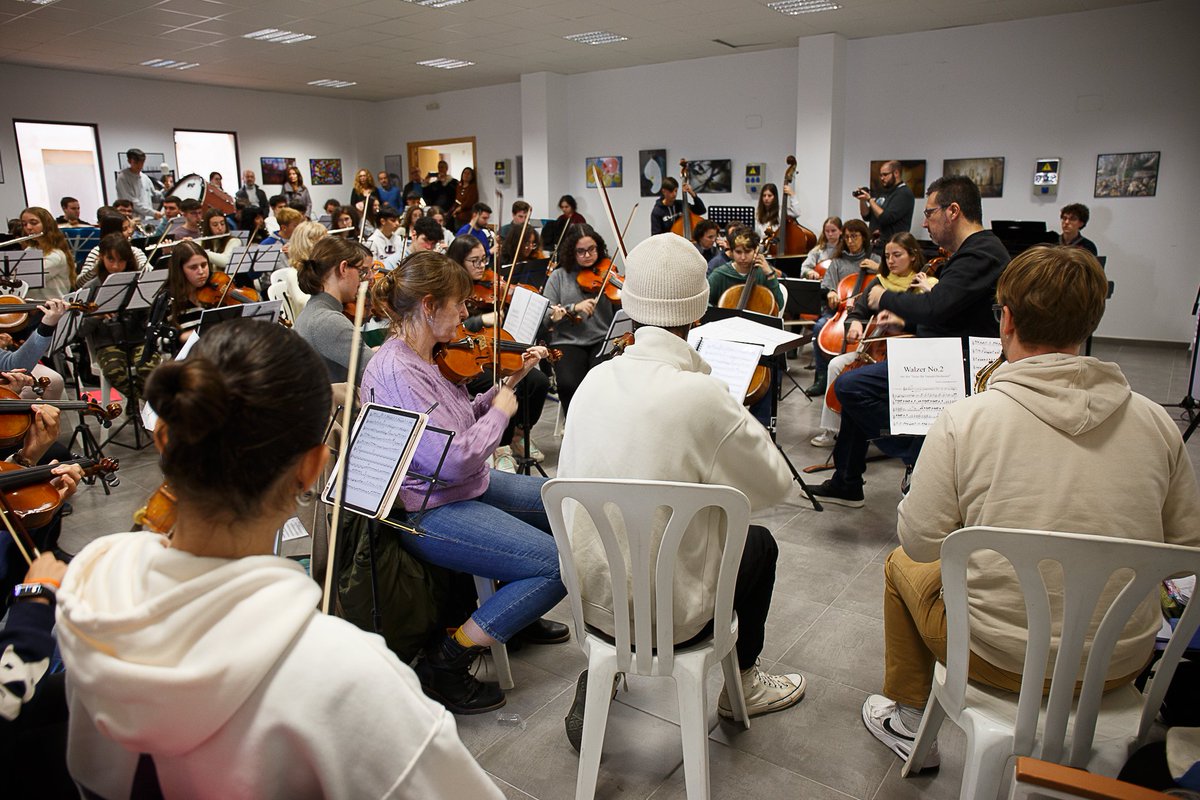 OrquestaFS's tweet photo. ✨ Instantes del pasado ensayo de puertas abiertas.

🎶 Muchos momentos para el recuerdo.

#OFS
#OEFS https://t.co/eHdP8Zr43t