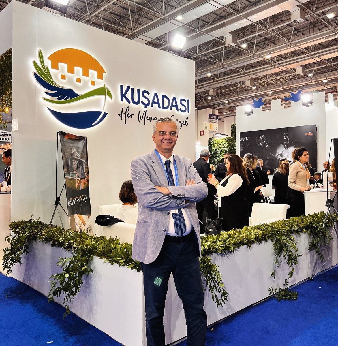 Uluslararası Turizm Fuarımızda Kuşadası standımızı ziyaret ettik. Önceliğimiz turizm kenti olan Kuşadası ve hedefimiz kentimizin turizm canlılığını daimi kılmak. #yerelsecim #chp #uluslararasıturizmfuarı