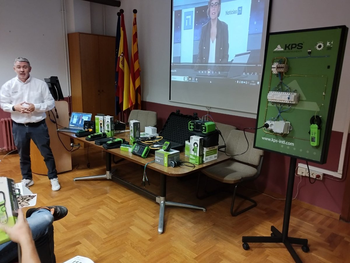 KPS Europe (@kps_europe) on Twitter photo KPS celebró una Formación sobre medidas eléctricas reglamentarias según REBT con instrumentación de medida eléctrica en el CIFO Santa Coloma de Gramenet.
#KPSEUMAN #Formación #REBT #Instrumentaciondemedidaelectrica #measuringinstruments #equipomultifuncion <a href="/CIFOSantaColoma/">CIFO Santa Coloma</a> KPS celebró una Formación sobre medidas eléctricas reglamentarias según REBT con instrumentación de medida eléctrica en el CIFO Santa Coloma de Gramenet.
#KPSEUMAN #Formación #REBT #Instrumentaciondemedidaelectrica #measuringinstruments #equipomultifuncion <a href="/CIFOSantaColoma/">CIFO Santa Coloma</a>