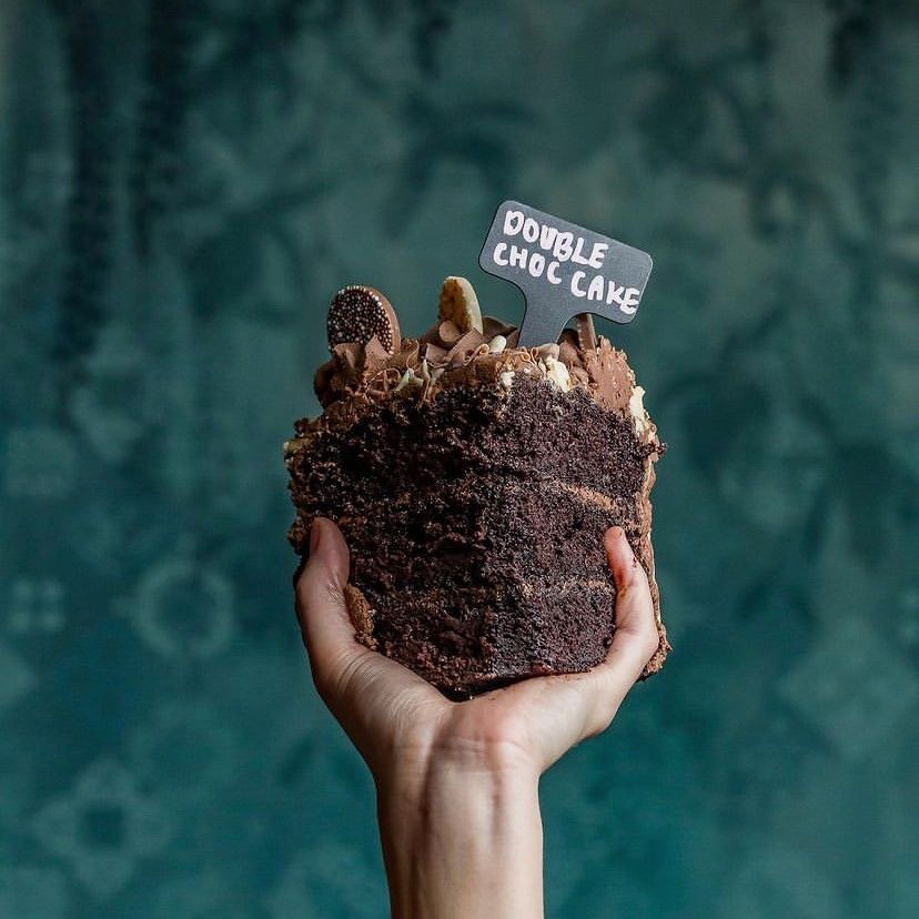 Once again, @cococabana_mcr is luring us with their irresistible double chocolate cake 🤤🍫