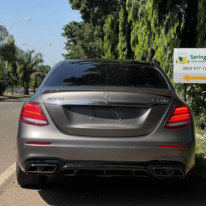 jmv_automotive's tweet photo. 2019 MERCEDES BENZ E63s 

AVAILABLE FOR PURCHASE 💼

👜 ₦90,000,000

Tel☎️ 08104140322

#abuja #mercedes #amg #amg63 https://t.co/YPZRXSFkUh