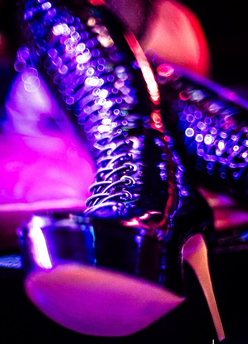 Ort der S&uuml;nde am 11.12.2023, um 21:30 Uhr!Se wieder Live dabei!!! @duunu_tv https://t.co/1eoHSAOWXs<a href="/tag/latex"class="tags"><span>#latex</span></a>