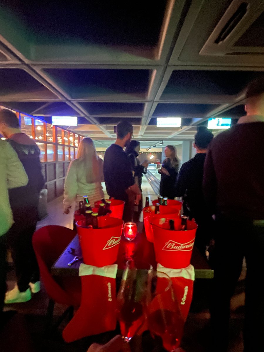 Last night, our London team had a great time at their holiday party with karaoke, bowling and some delicious food and drinks. 🎤🎳 Thank you to the team for making it such a fantastic end of year celebration! 🎉

#TeamGenesis #HolidayParty #fintech
