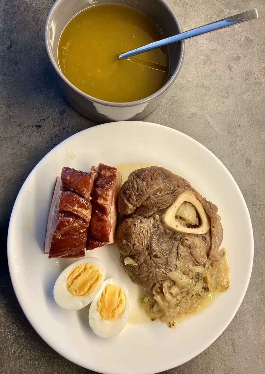 KrisBlackRose's tweet photo. I doubt that today anyone has a tastier #carnivore #lunch than I 😀 #Beefshank cooked with onions, #baconfumé and #eggs cooked in the cooking broth. Don’t worry, there are 5 other eggs waiting to be peeled. ⁦@CaryKelly11⁩ ⁦@carnivoremax⁩ ⁦@Ottersten89⁩ https://t.co/6ltlmI1GUI
